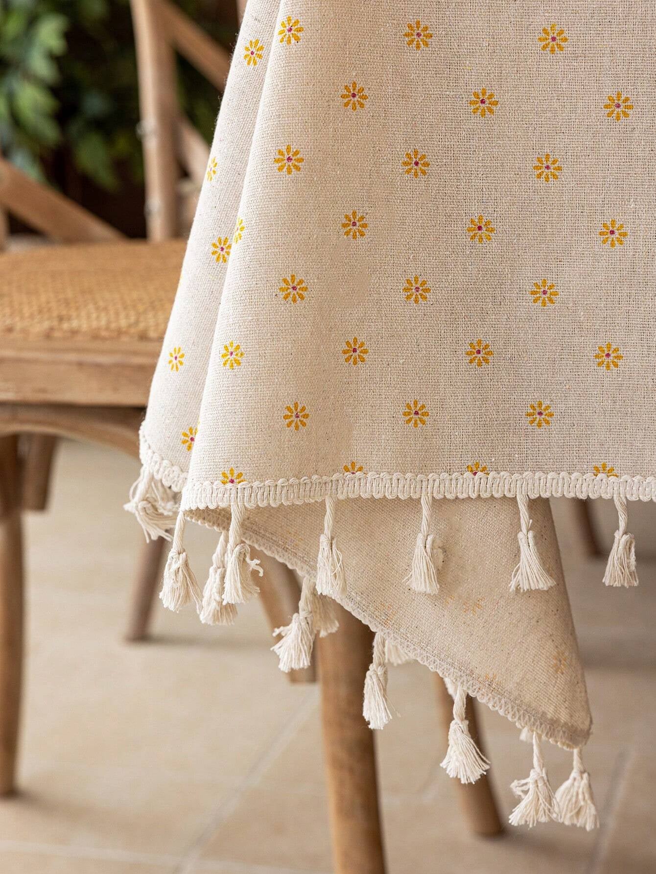 1Pc Autumn Daisy Floral Tablecloth with Tassels, Country Style Yellow Floral Table Cover, Dust Cover for Coffee Table, Bedside Cabinet, Suitable for Dining Room, Kitchen, Picnic, Dinner, Party, Holiday, Room Decor